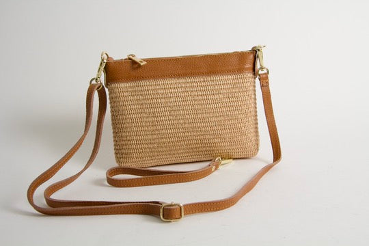 Miniväskor i naturlig cuoio-rafia