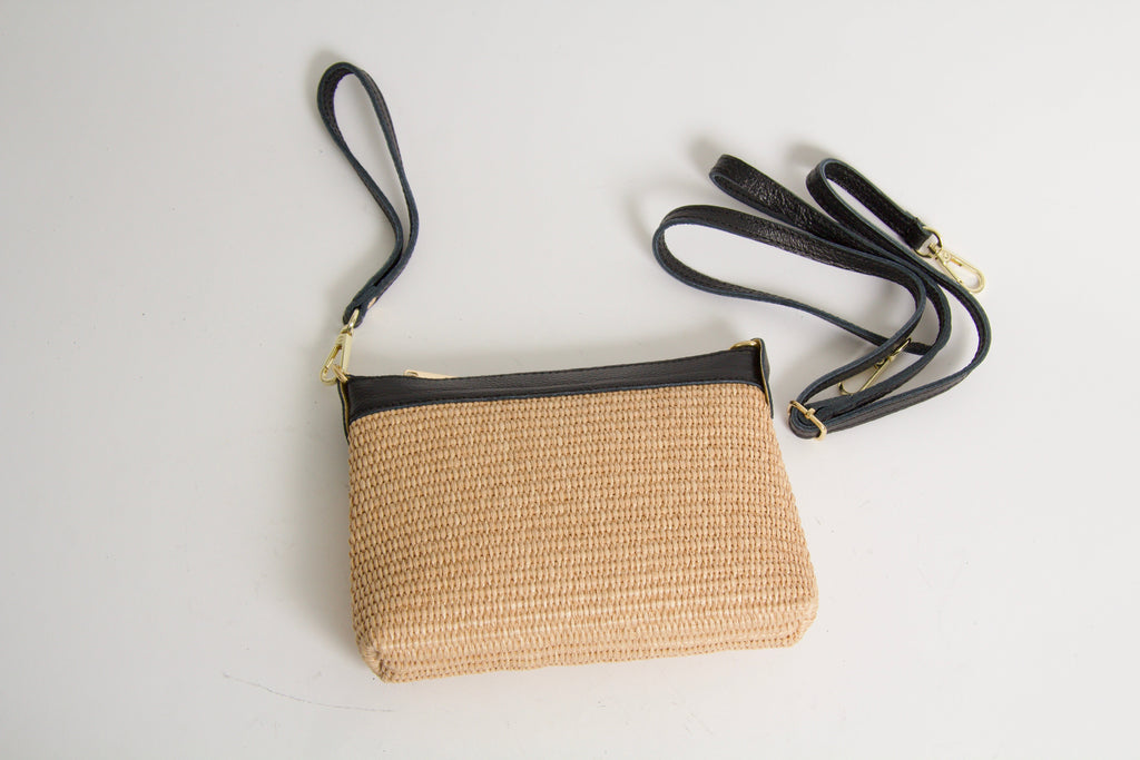 Miniväskor i naturlig svart rafia