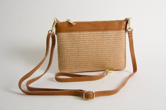 Miniväskor i naturlig cuoio-rafia