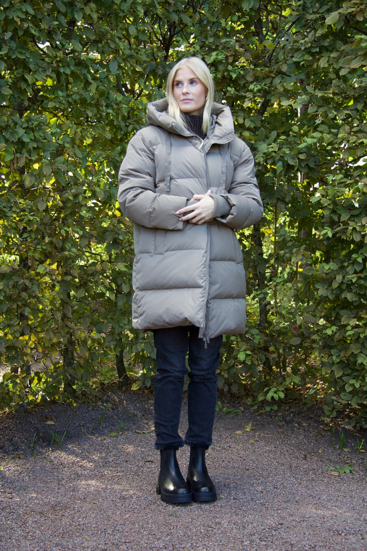 Vinterstövlar i svart fårskinn