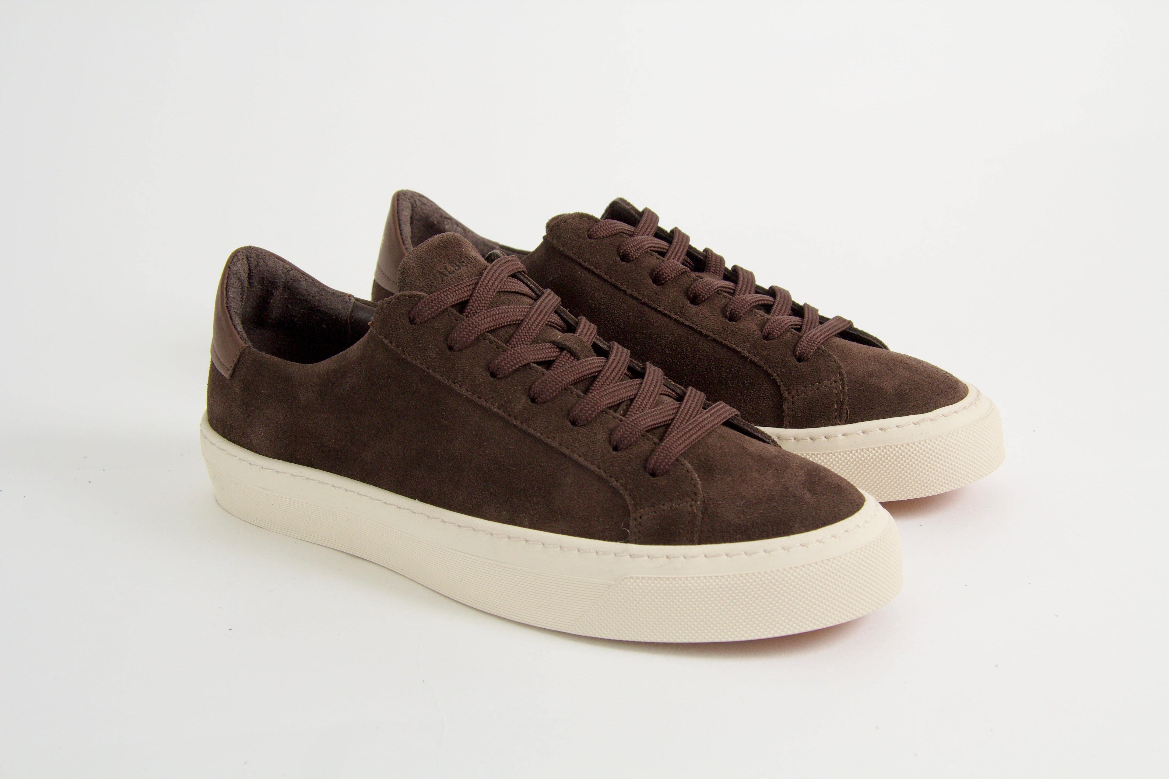 Sneakers för herr i mörkbrunt mocka