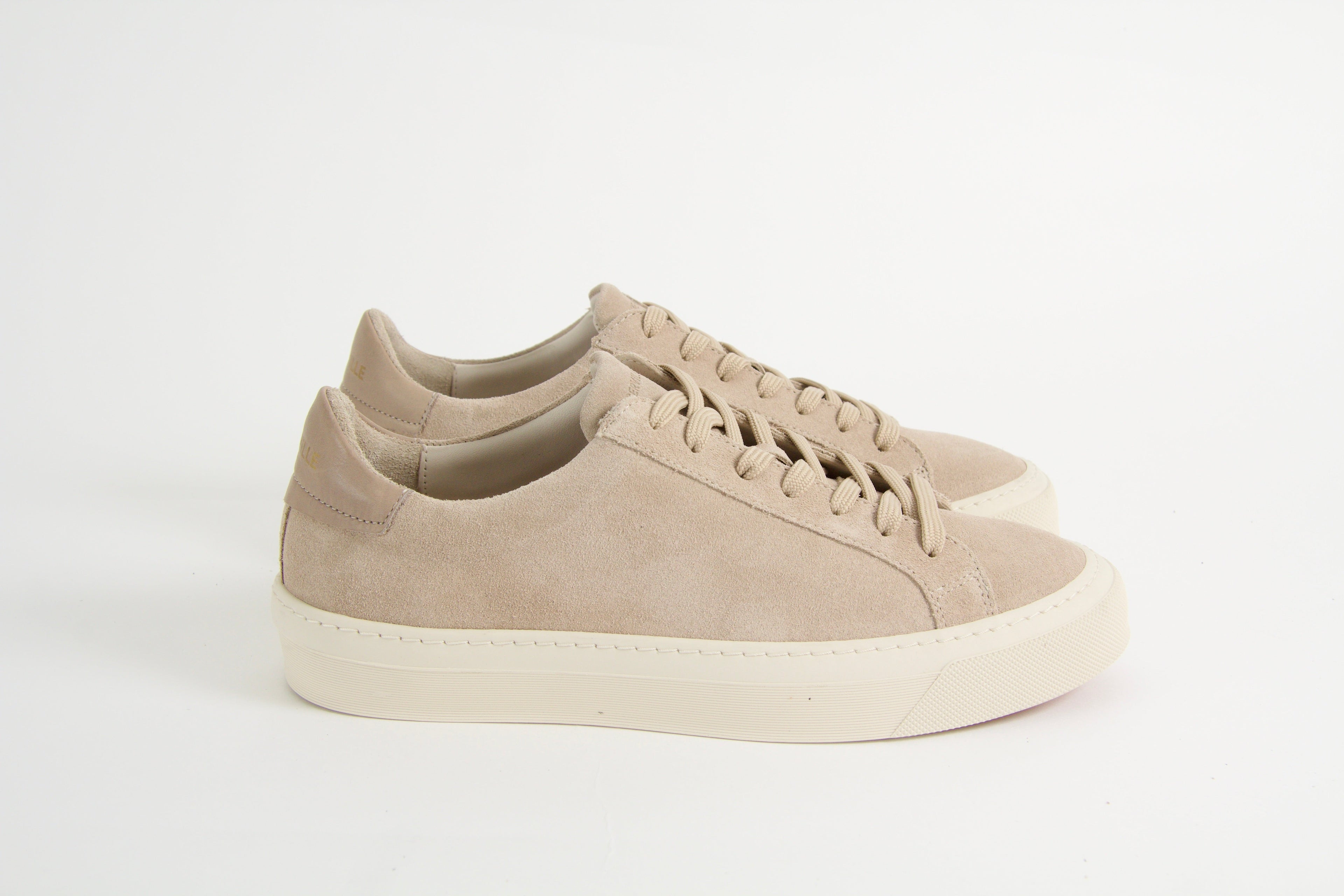 Sneakers för herr i sandfärgat mocka