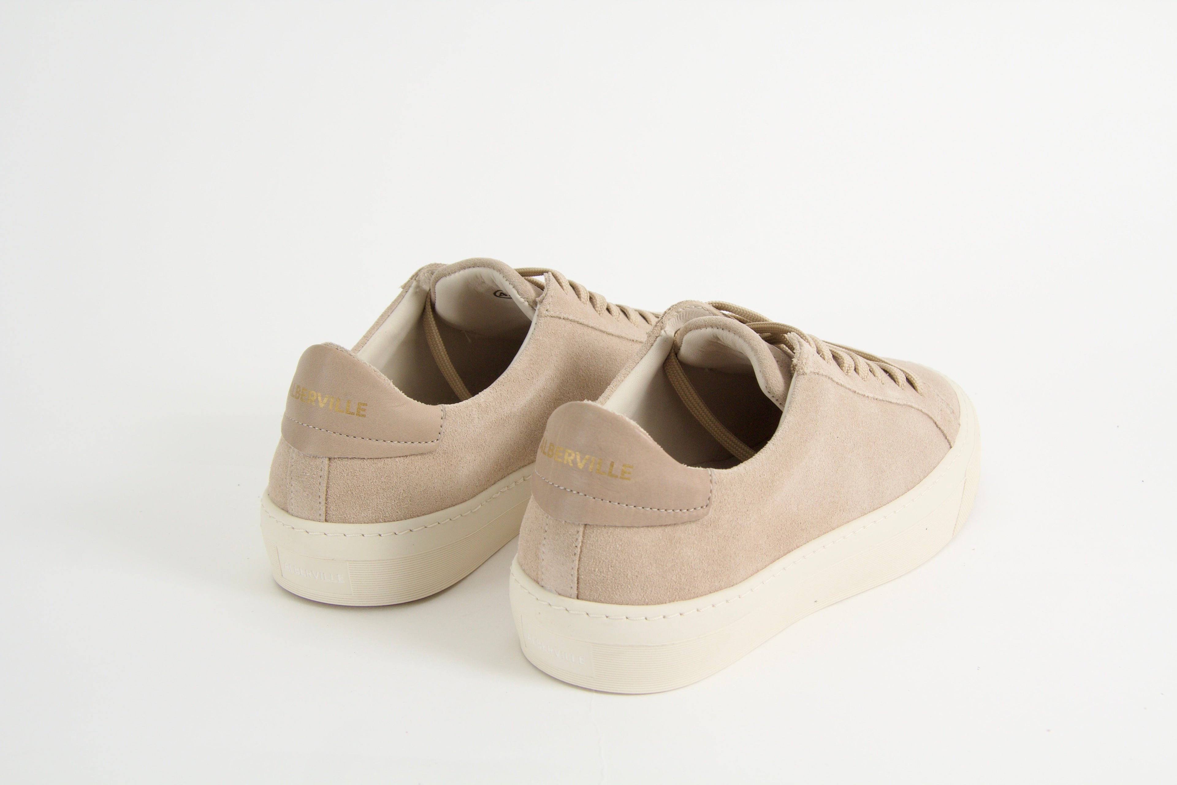 Sneakers för herr i sandfärgat mocka