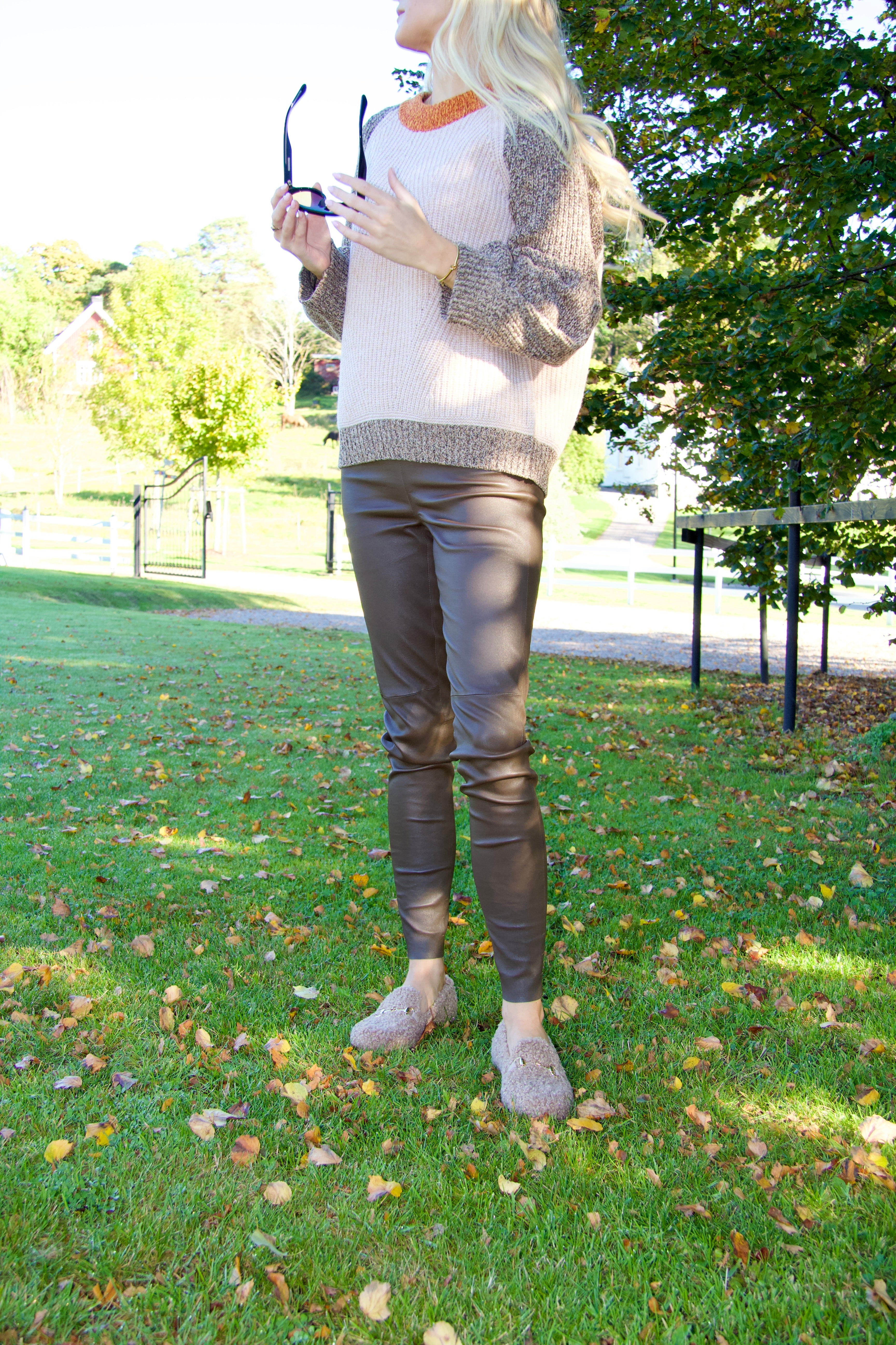 Wiola fluffiga loafers i kamel