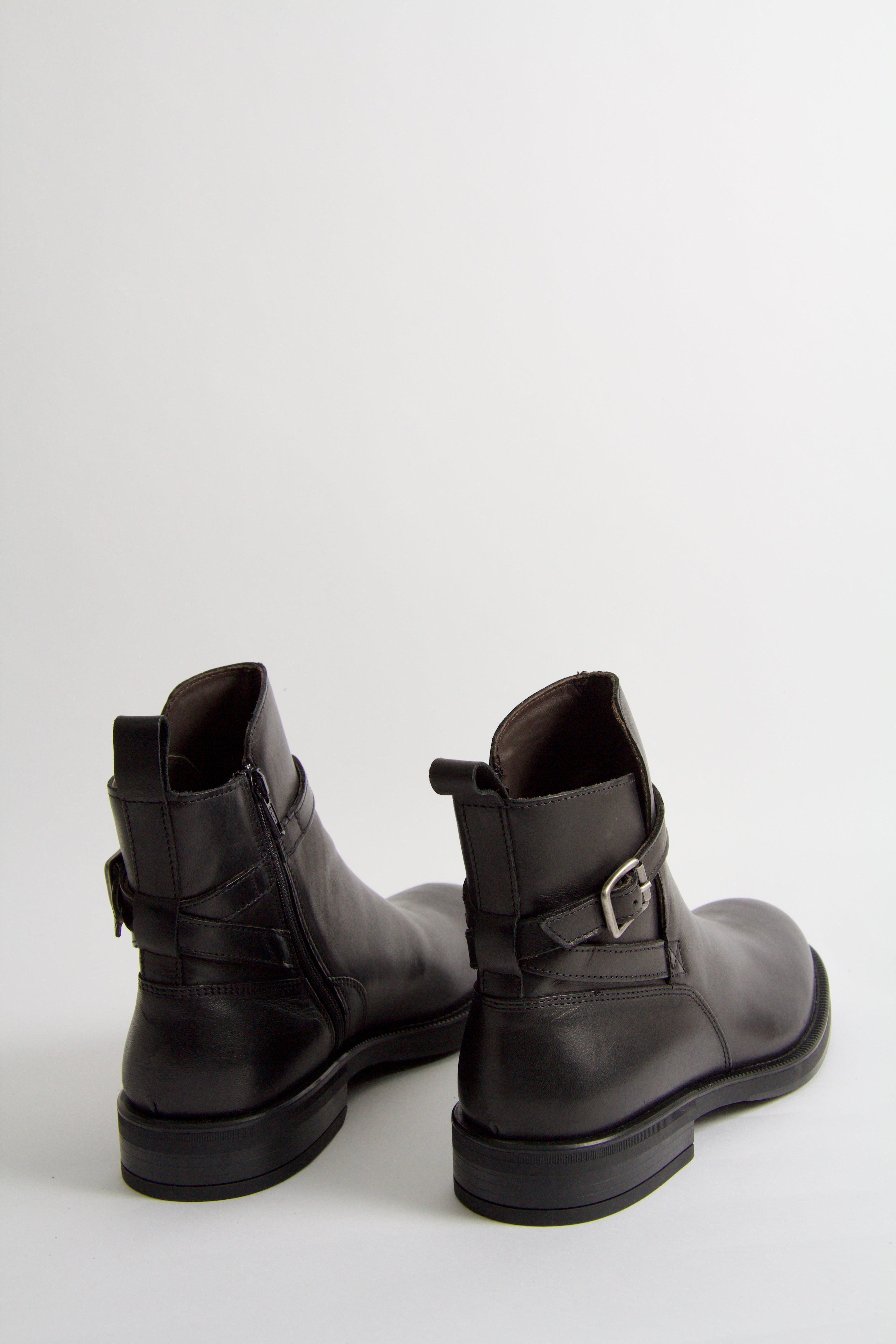 Ultra svarta jodhpurstövlar